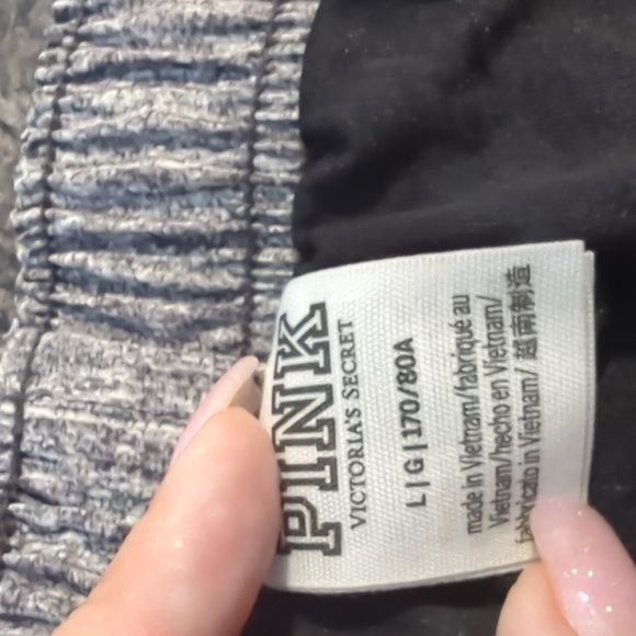 PINK VICTORIA SECRET SHORTS - Picture 7 of 8